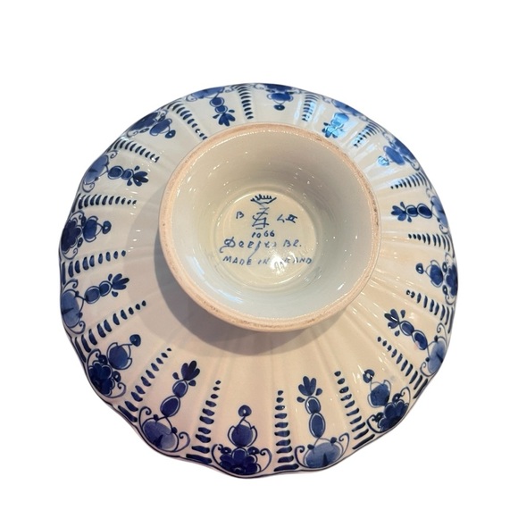 Vintage Zenith Gouda Delft Blue Scalloped Footed Pedestal Plate - Picture 2 of 8